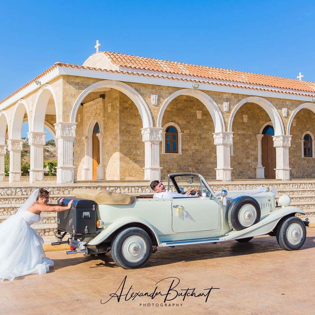 Book your wedding day in Ayios Epifanios